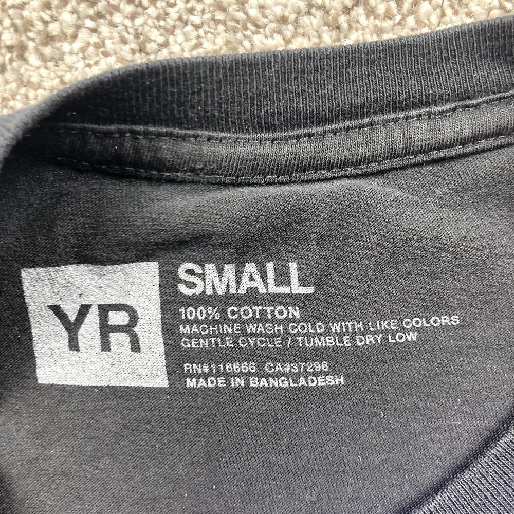 Young & Reckless Shirt Adult Small Pamela Anderson YR RARE Super Model Black Y2K - Picture 4 of 10